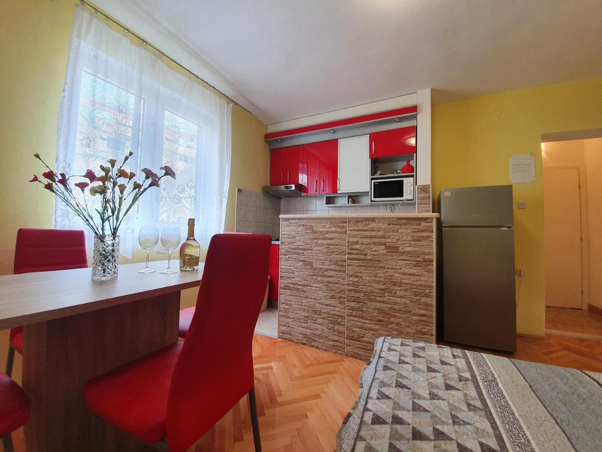 Apartments Ribarevic Makarska Esterno foto