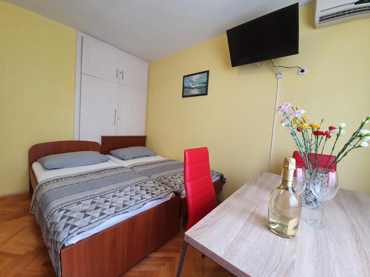 Apartments Ribarevic Makarska Esterno foto