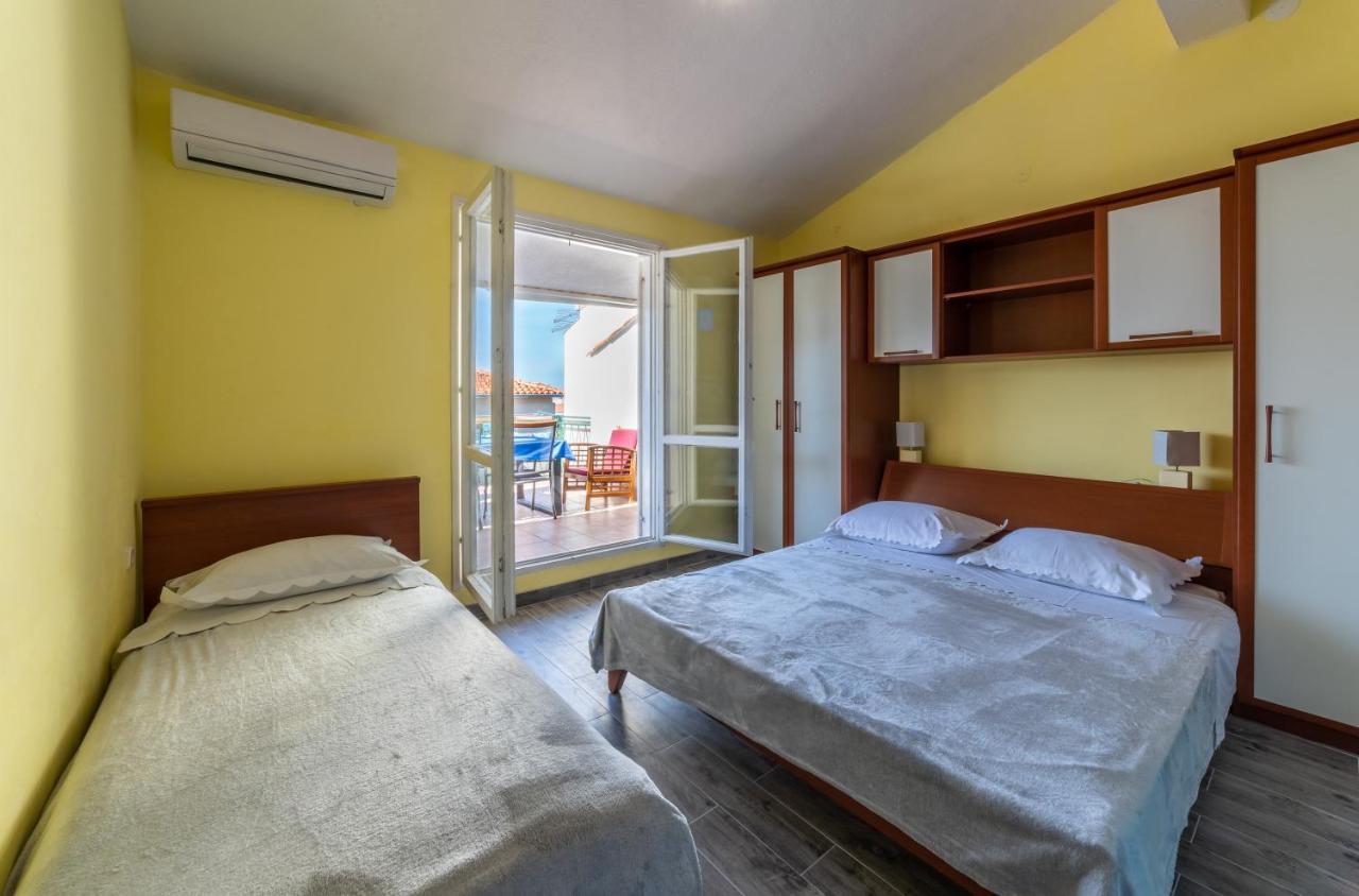 Apartments Ribarevic Makarska Esterno foto