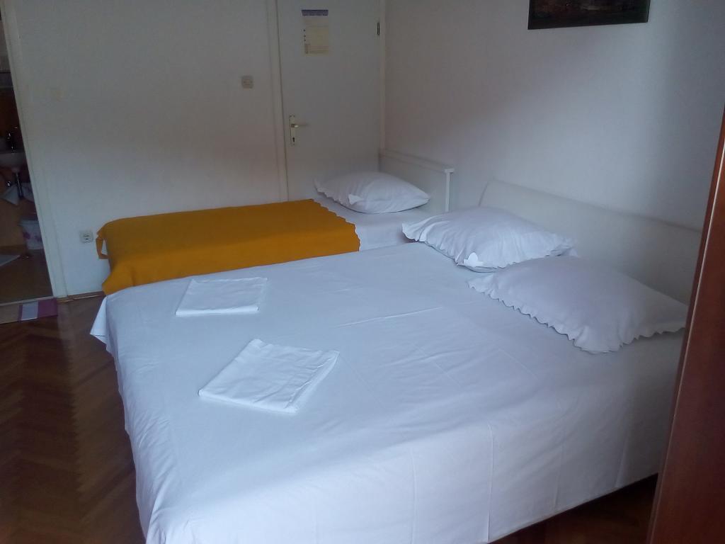 Apartments Ribarevic Makarska Esterno foto